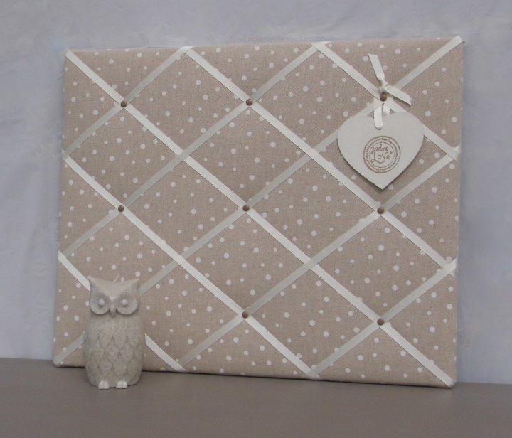 Large beige spot print memo board