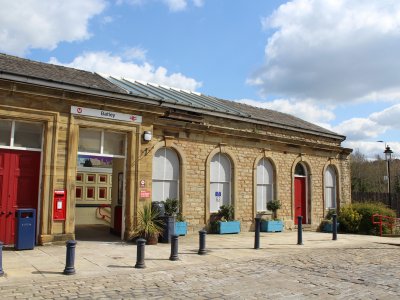 Batley t'Rainbow Yarn Installation