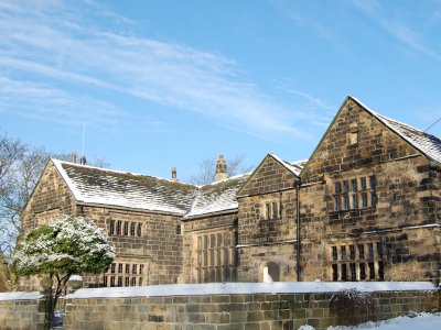 Christmas at Oakwell: Deck the Halls