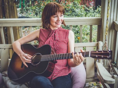 Molly Tuttle + Rachel Baiman (USA) in concert at Meltham