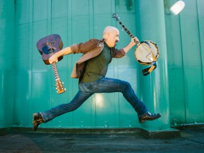 Tony Furtado (USA) in concert at The Carlile Institute, Meltham