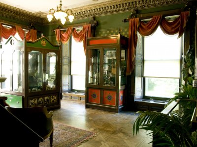 Guided Tours at Bagshaw Museum