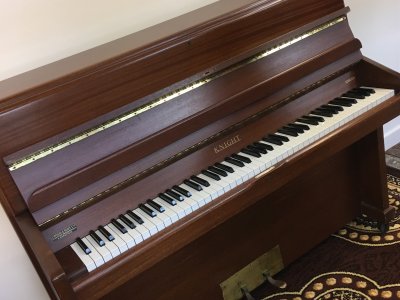 Piano arrives in Queensgate Market