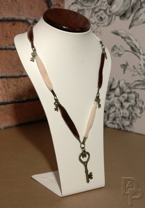 Brown & Cream Velvet Necklace