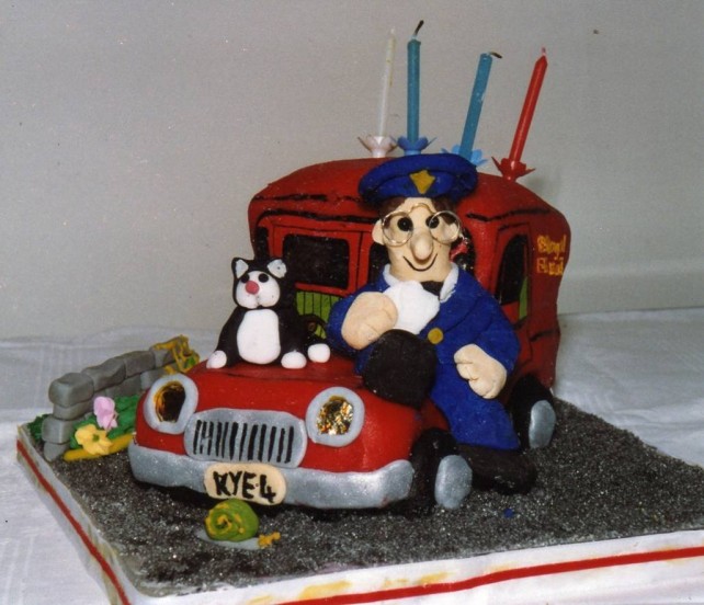 Postman Pat Cake