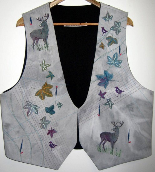 Ref: 109 Deer, Birds and Ivy Unisex 42"- 44"