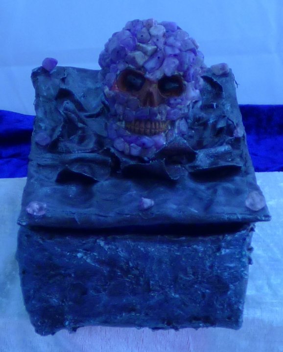 Amethyst Skull Trove