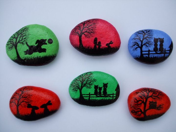 Painted Pebbles: Fridge Magnets